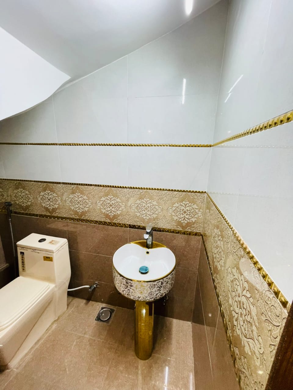 5 Marla Brand New House For Sale photo 3