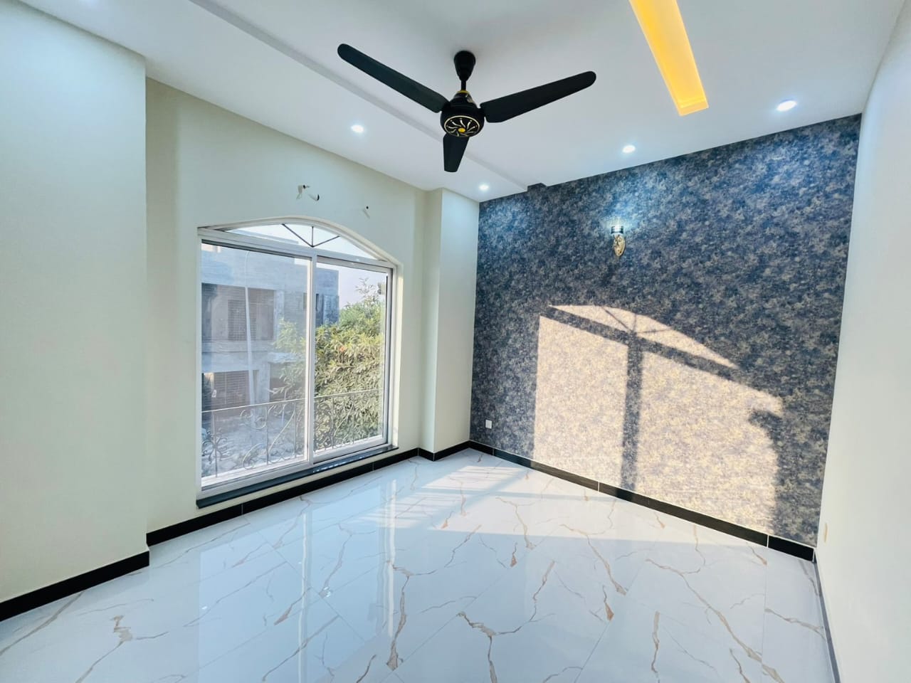 5 Marla Brand New House For Sale photo 4