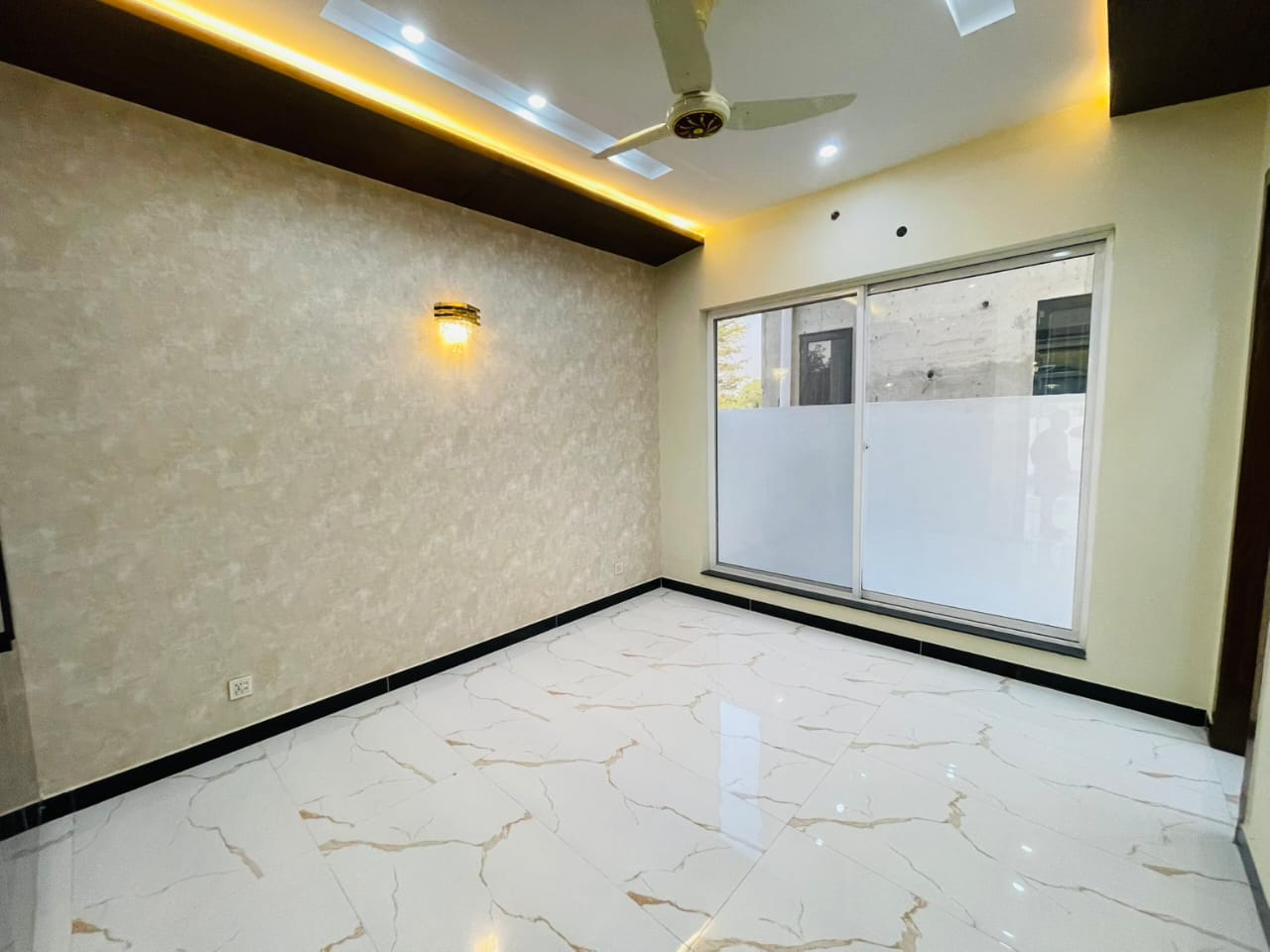 5 Marla Brand New House For Sale photo 5