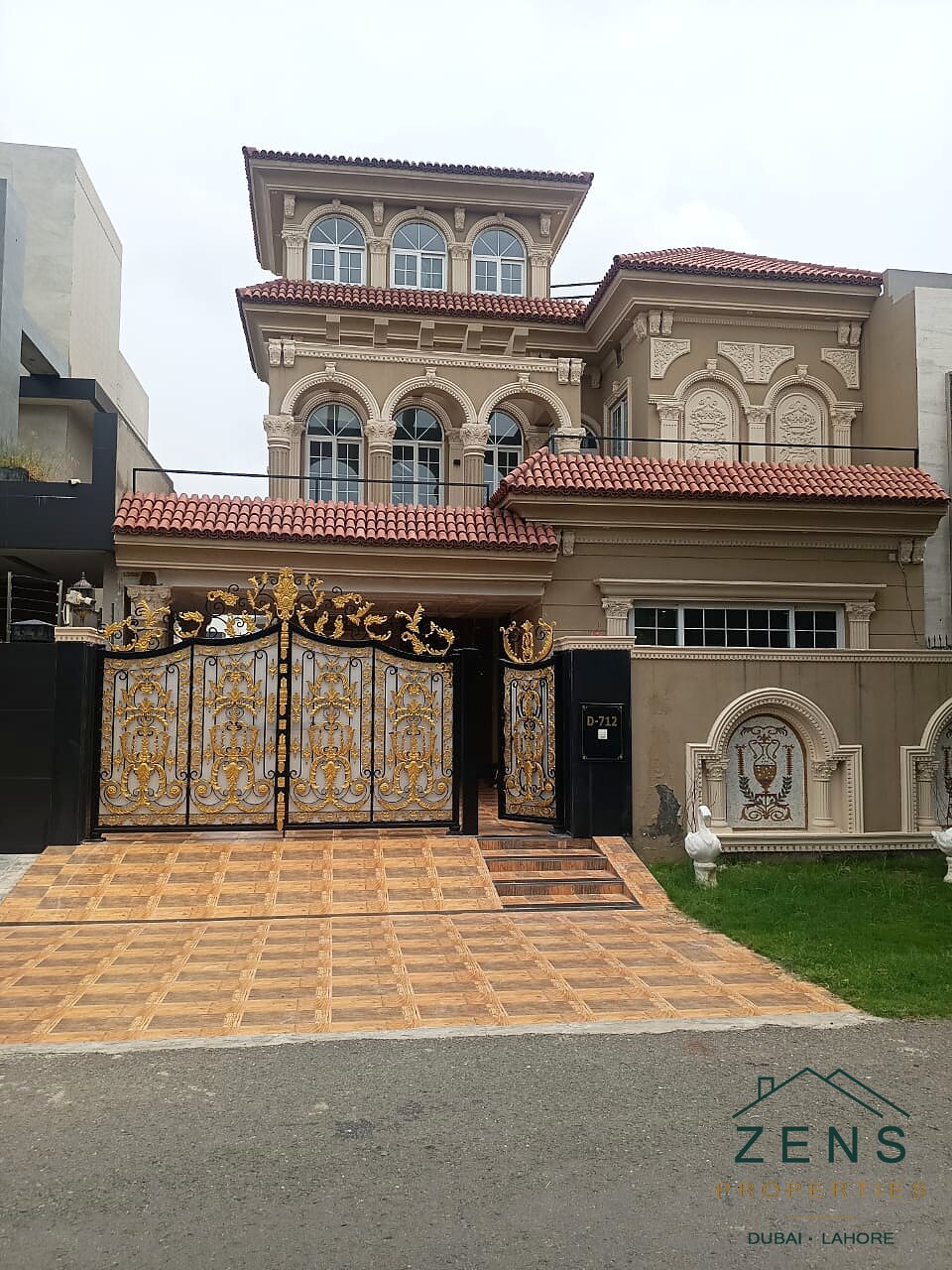 10 Marla House for Sale DHA Phase 6 photo 2