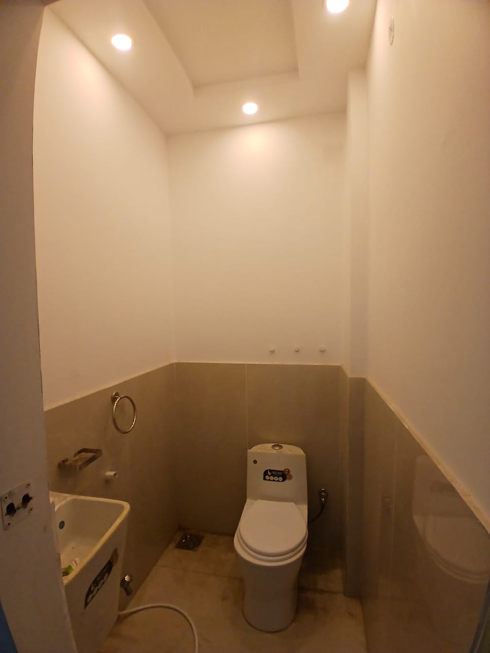 3rd and 4th floor for Rent photo 5