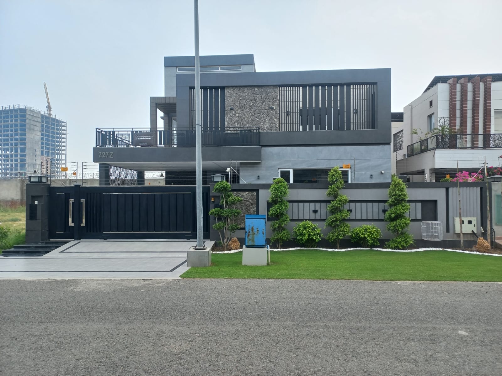 1 Kanal House For Sale photo 1